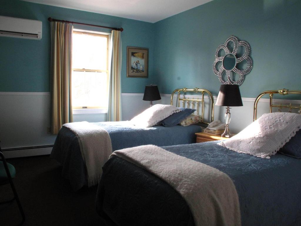 Garden South Park Inn Halifax Room photo